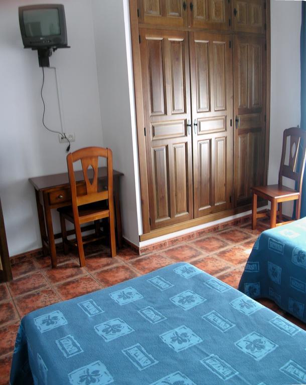 Torrejón el Rubio Casa Rural Pena Falcon מראה חיצוני תמונה