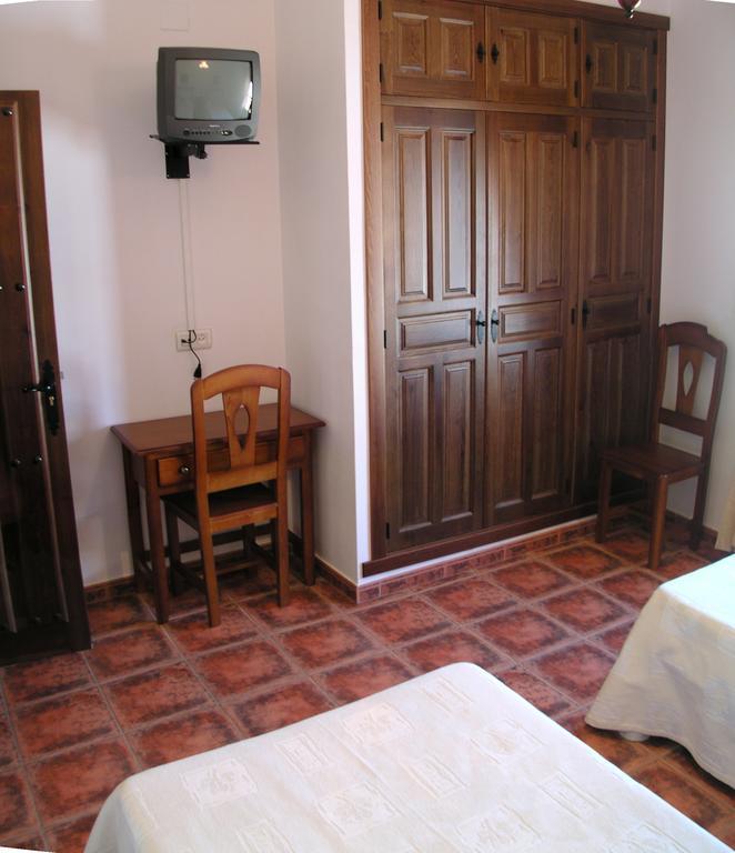 Torrejón el Rubio Casa Rural Pena Falcon מראה חיצוני תמונה