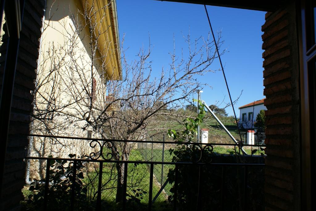 Torrejón el Rubio Casa Rural Pena Falcon מראה חיצוני תמונה