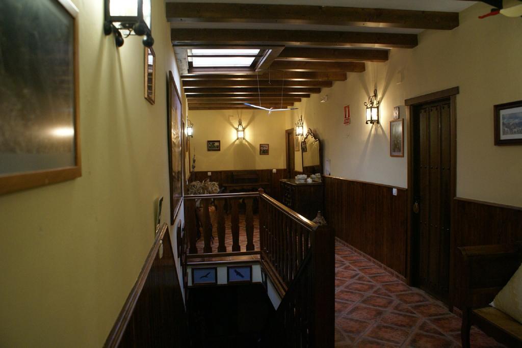 Torrejón el Rubio Casa Rural Pena Falcon מראה חיצוני תמונה
