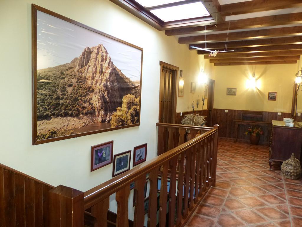 Torrejón el Rubio Casa Rural Pena Falcon מראה חיצוני תמונה