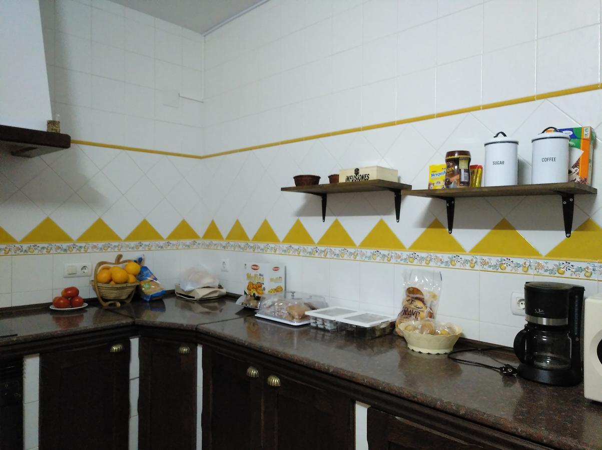Torrejón el Rubio Casa Rural Pena Falcon מראה חיצוני תמונה