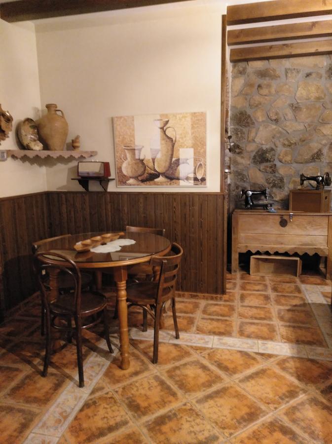 Torrejón el Rubio Casa Rural Pena Falcon מראה חיצוני תמונה
