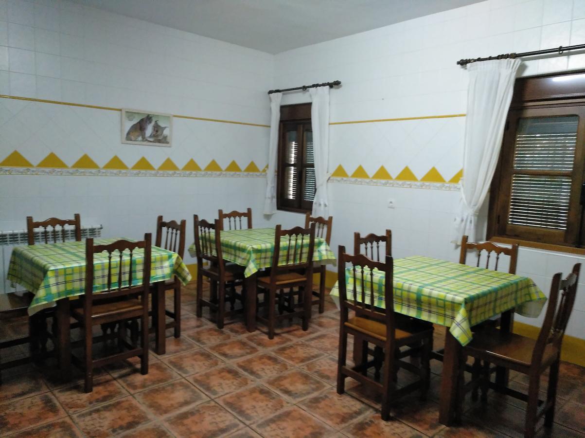 Torrejón el Rubio Casa Rural Pena Falcon מראה חיצוני תמונה
